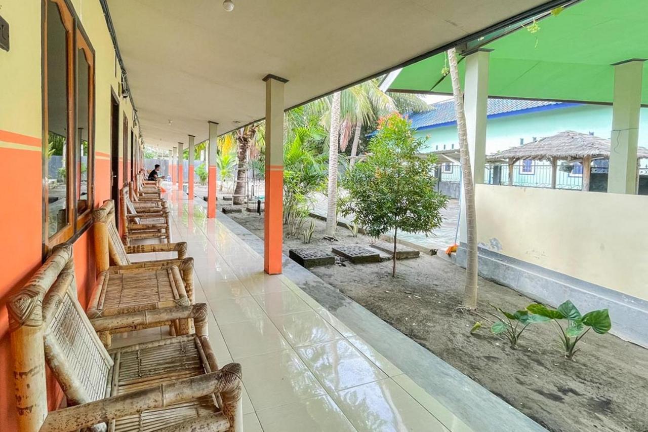 Ekas Beach Guesthouse Mitra Reddoorz Bagian luar foto