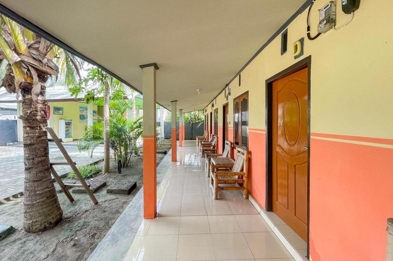 Ekas Beach Guesthouse Mitra Reddoorz Bagian luar foto