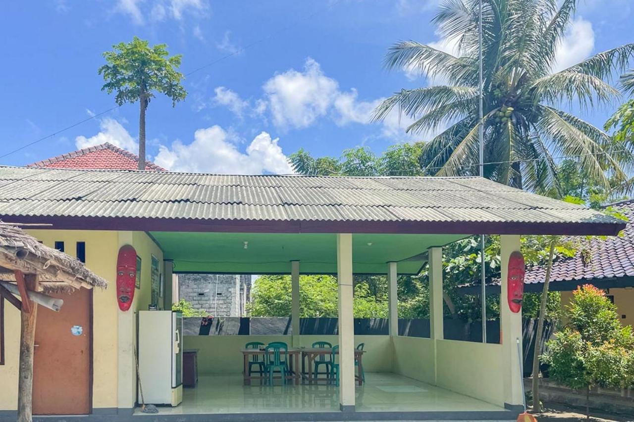 Ekas Beach Guesthouse Mitra Reddoorz Bagian luar foto