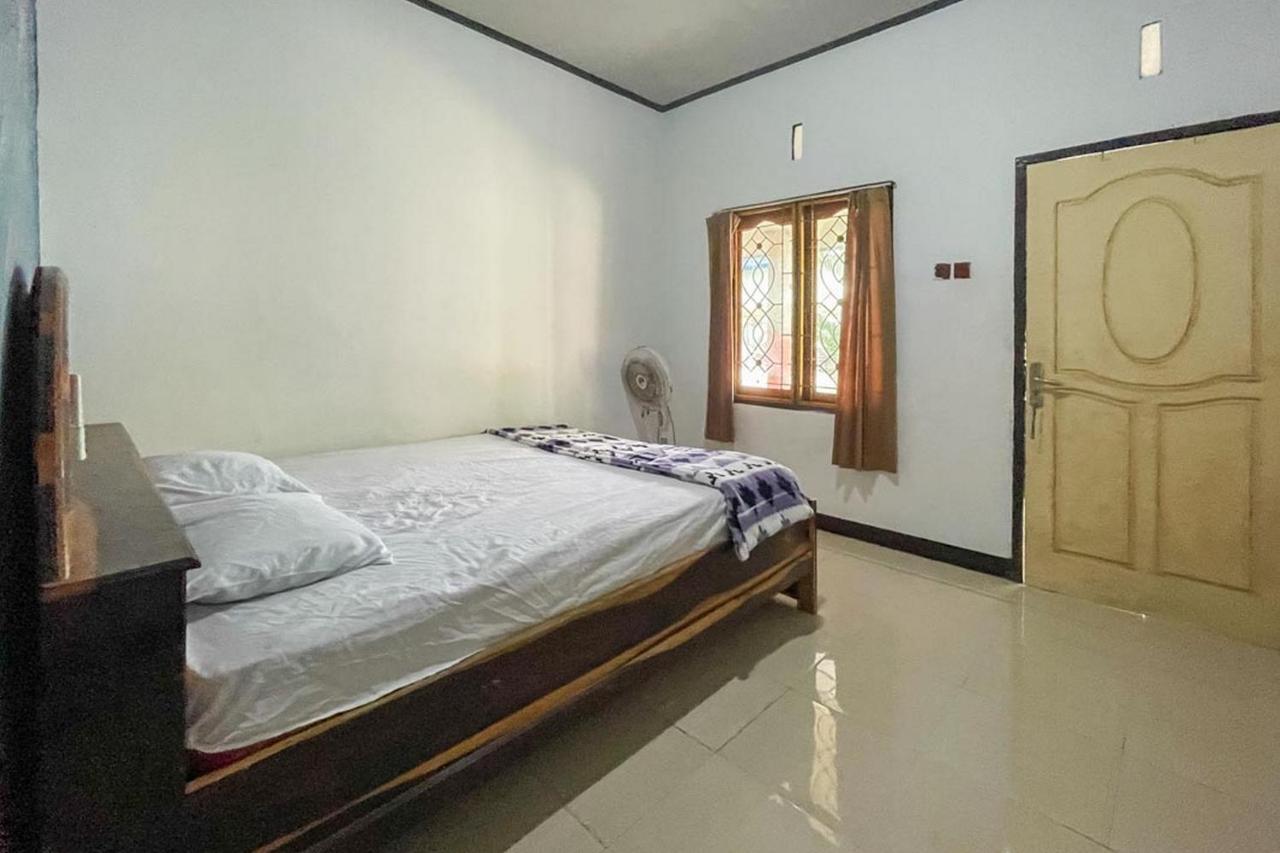Ekas Beach Guesthouse Mitra Reddoorz Bagian luar foto
