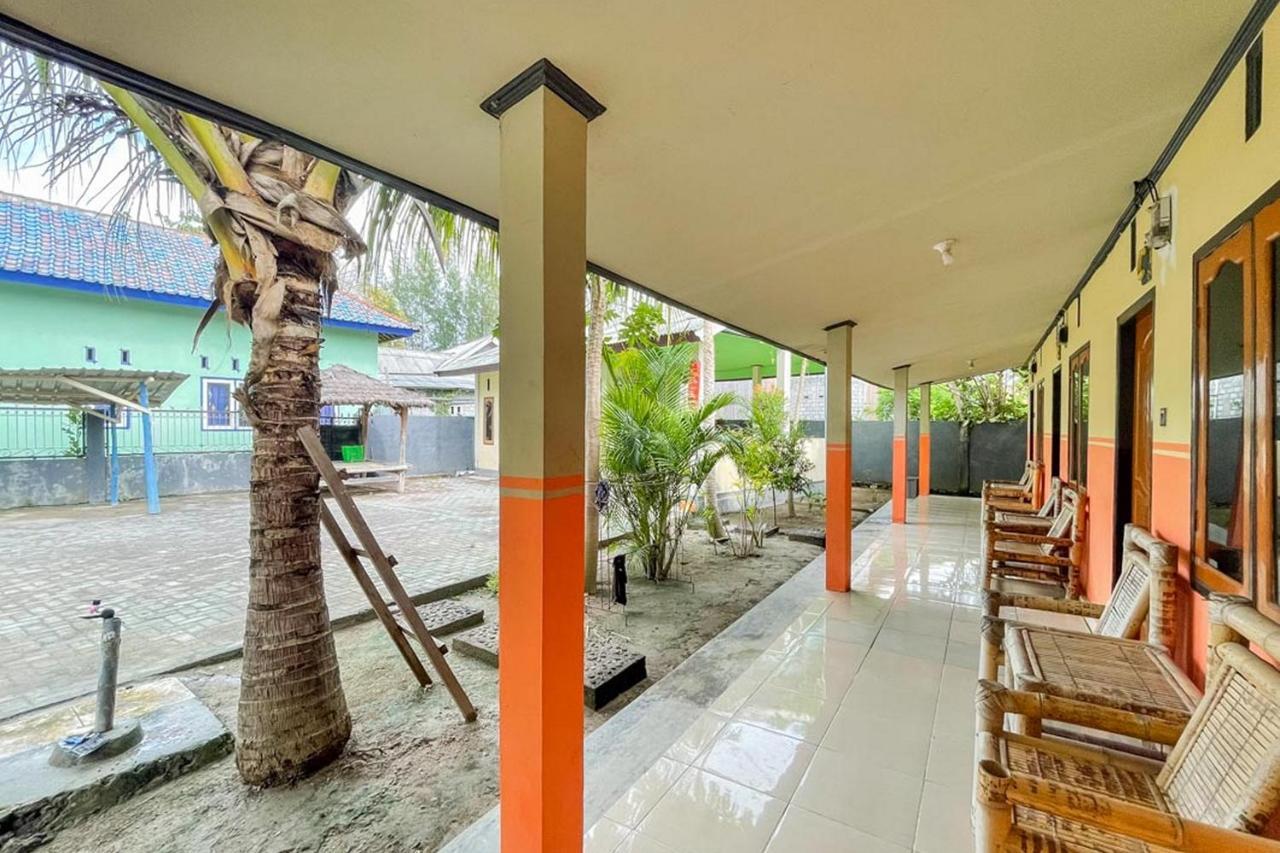 Ekas Beach Guesthouse Mitra Reddoorz Bagian luar foto